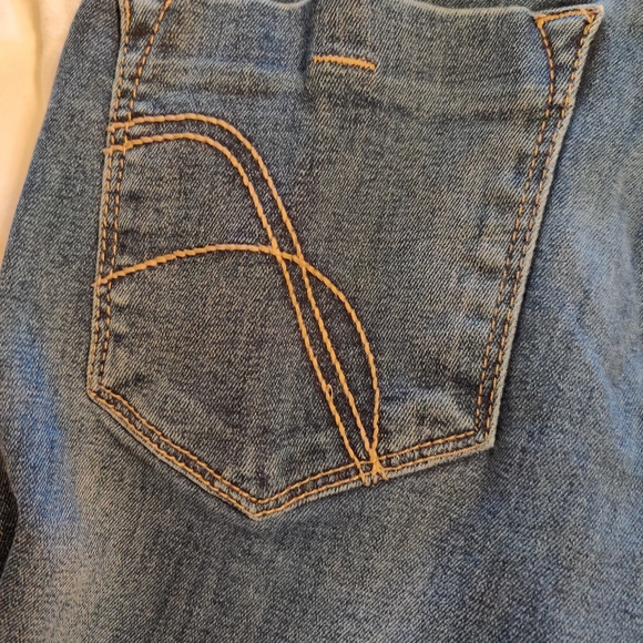 Jeans - Picture 2 of 5